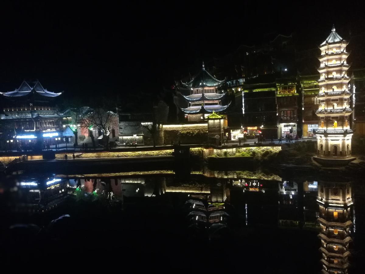 沱江缘民宿 Phượng Hoàng cổ trấn Ngoại thất bức ảnh
