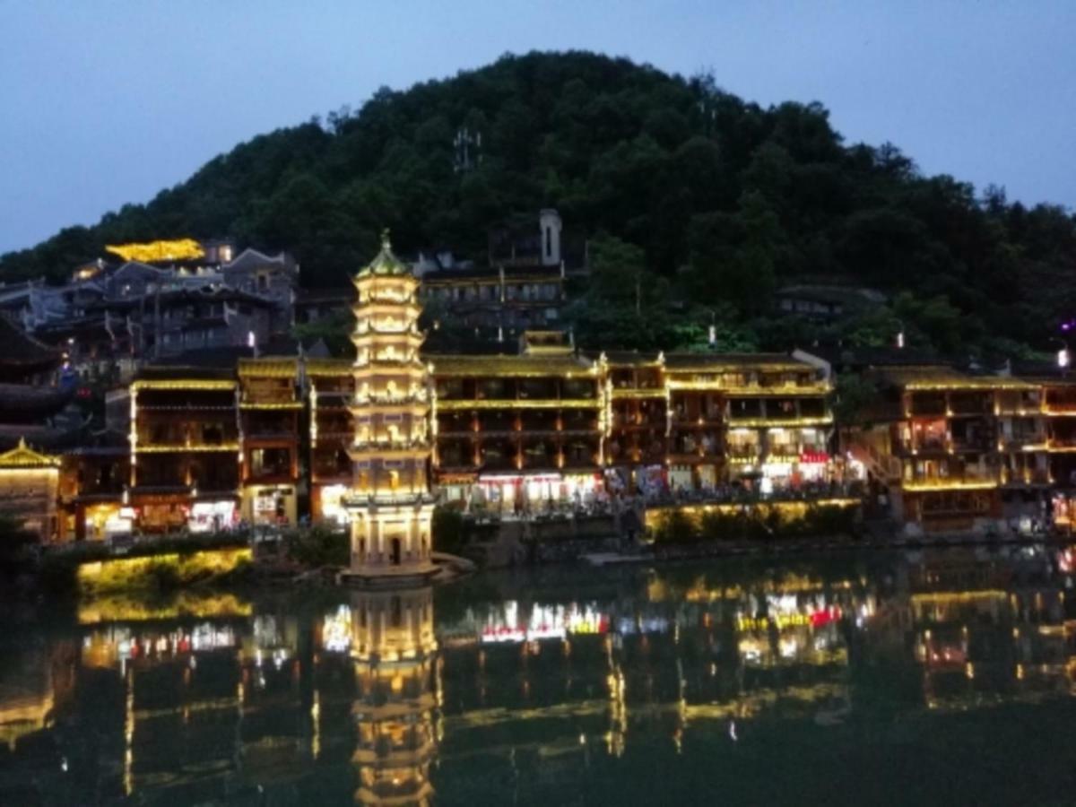 沱江缘民宿 Phượng Hoàng cổ trấn Ngoại thất bức ảnh